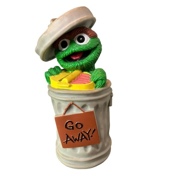 Vintage 1990 Oscar The Grouch Piggy Bank Trash Can Go Away Sesame Street illco - Picture 2 of 11